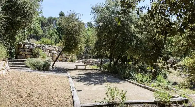 Apartment in Cadenet