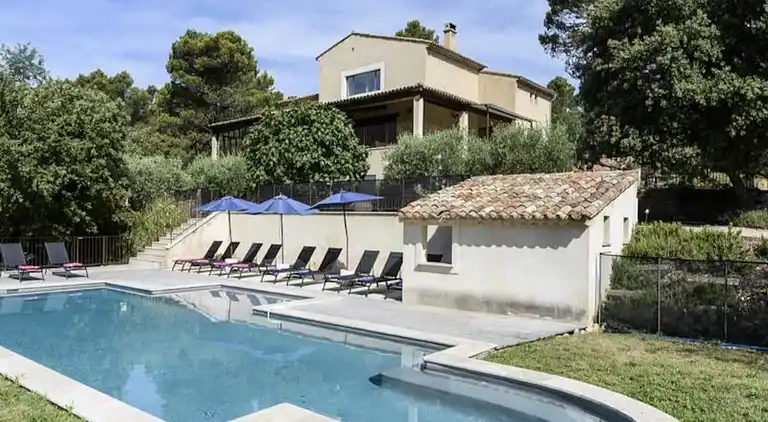 Apartment in Cadenet