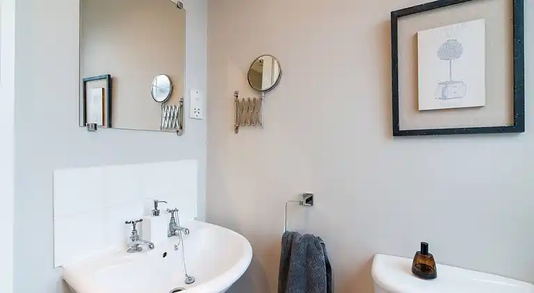 Modern Living 2 Bedroom Apartment South Wilmslow