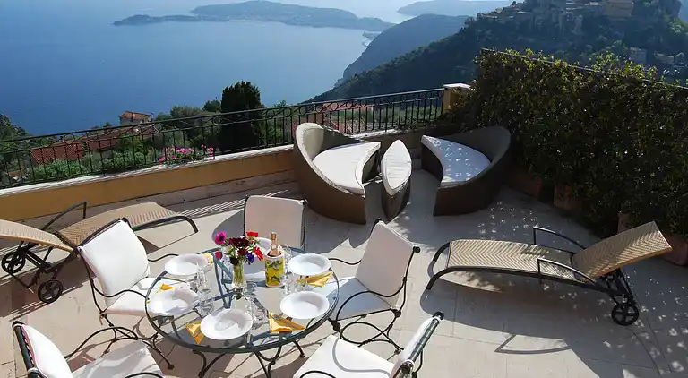 Stunning Penthouse with panoramic views of Eze Village and