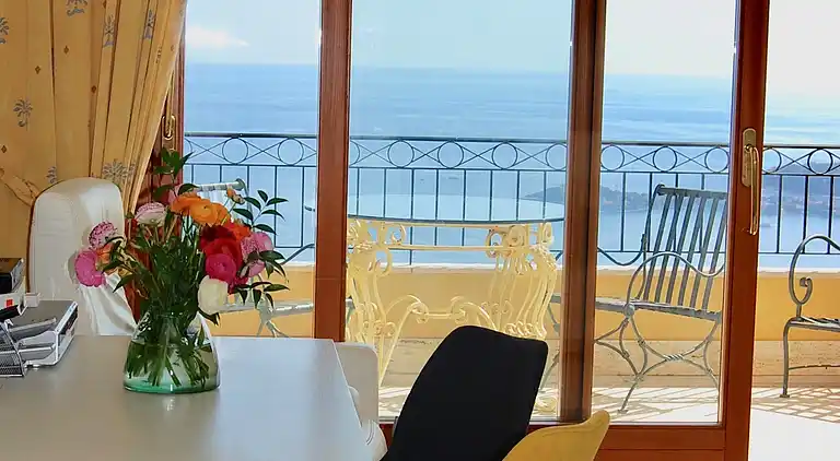 Stunning Penthouse with panoramic views of Eze Village and