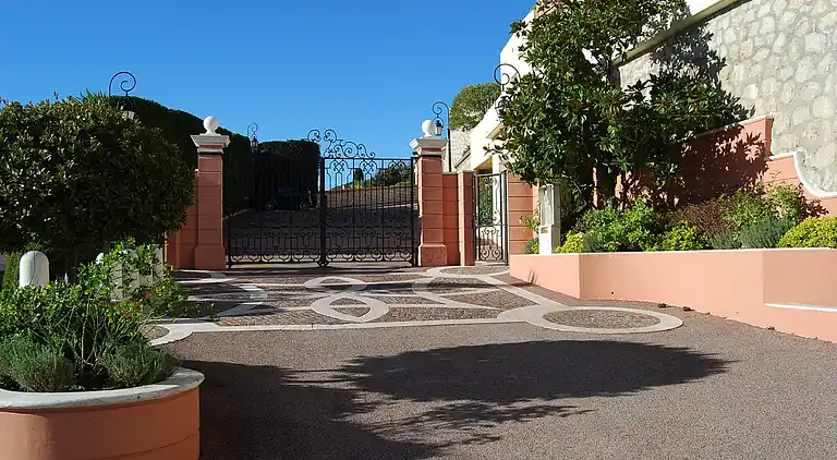 Stunning Penthouse with panoramic views of Eze Village and