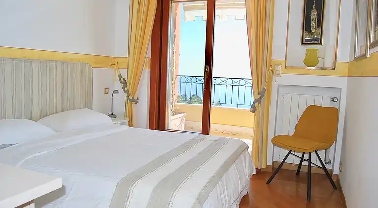 Stunning Penthouse with panoramic views of Eze Village and