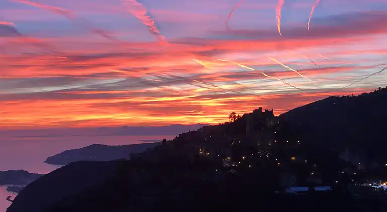 Stunning Penthouse with panoramic views of Eze Village and