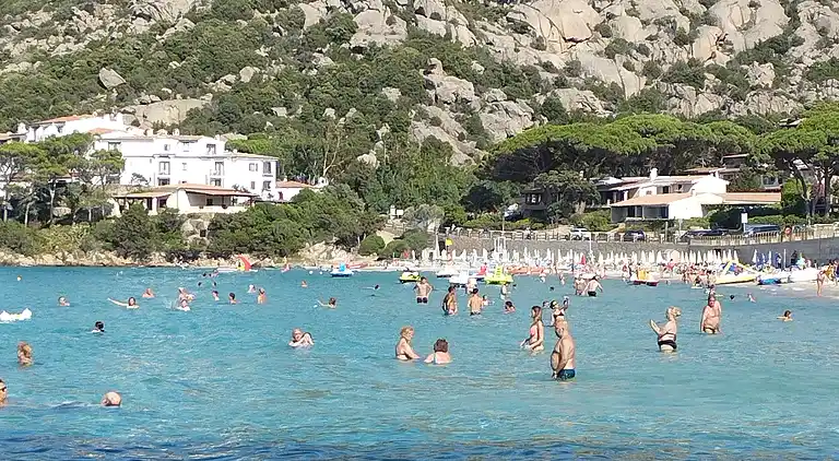 Strandwohnung Baja Sardinia - Vermietet vom 8. August 2026