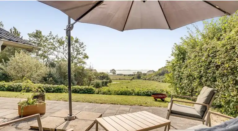 Skøn skjult perle med udsigt 