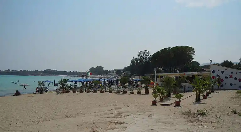 Carlo apartment in villa near the sea - wi-fi