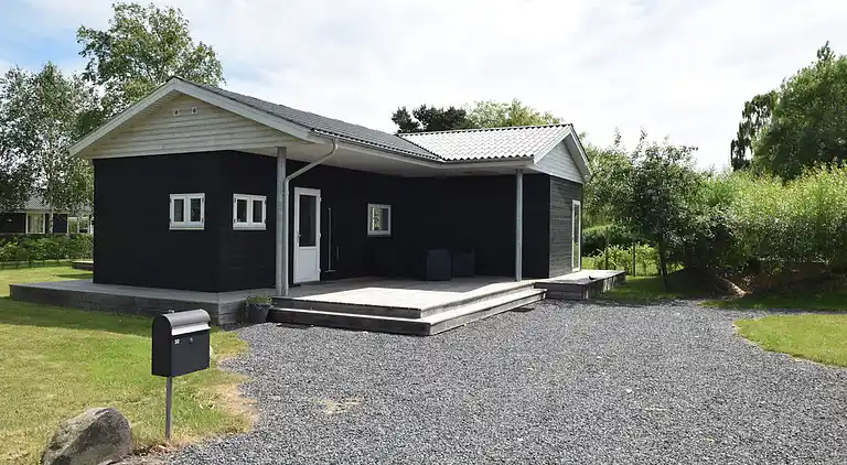 Schönes neues Ferienhaus mit aussen whirlpool