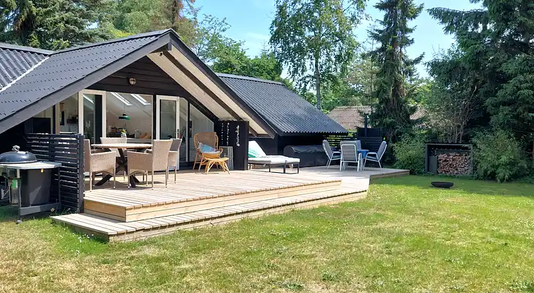 Charmerende sommerhus i Marielyst lyst tæt på strand & skov
