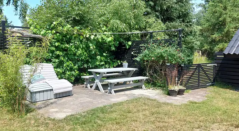 Charmerende sommerhus i Marielyst lyst tæt på strand & skov