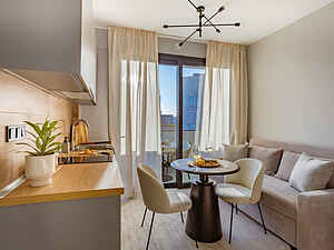 Sanders Tower Centre - Petite Studio w Balcony