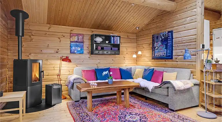 Hyggeligt bjælkehus med panoramaudsigt