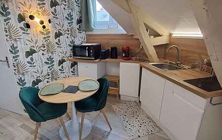 Charming Studio in Historic Residence, Notre Dame View