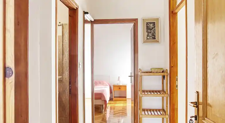 1-Zimmer-Ferienwohnung am Strand Brodarica, Sibenik