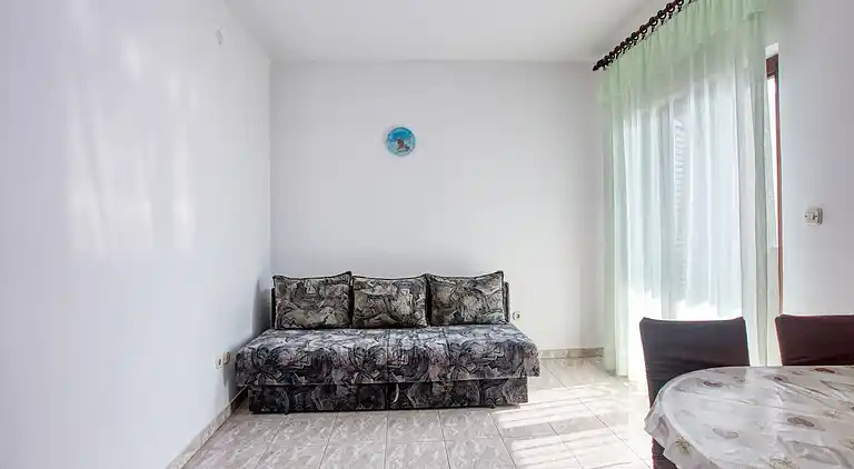 1-Zimmer-Ferienwohnung am Strand Brodarica, Sibenik