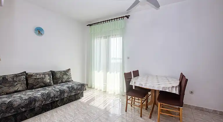 1-Zimmer-Ferienwohnung am Strand Brodarica, Sibenik