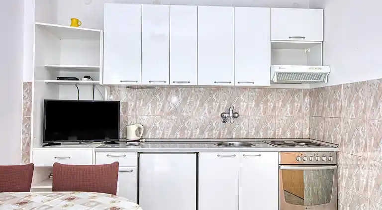 1-Zimmer-Ferienwohnung am Strand Brodarica, Sibenik