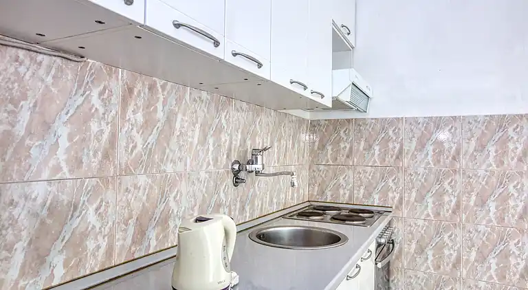 1-Zimmer-Ferienwohnung am Strand Brodarica, Sibenik