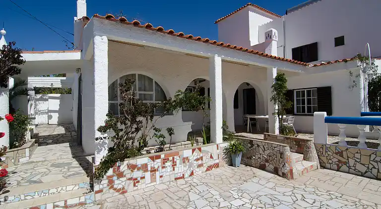 Charmante 3BR-Villa mit Pool in Armação de Pêra