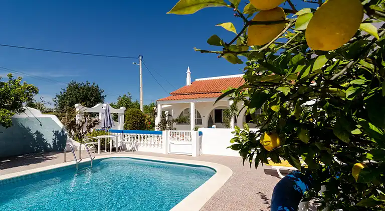 Charmante 3BR-Villa mit Pool in Armação de Pêra