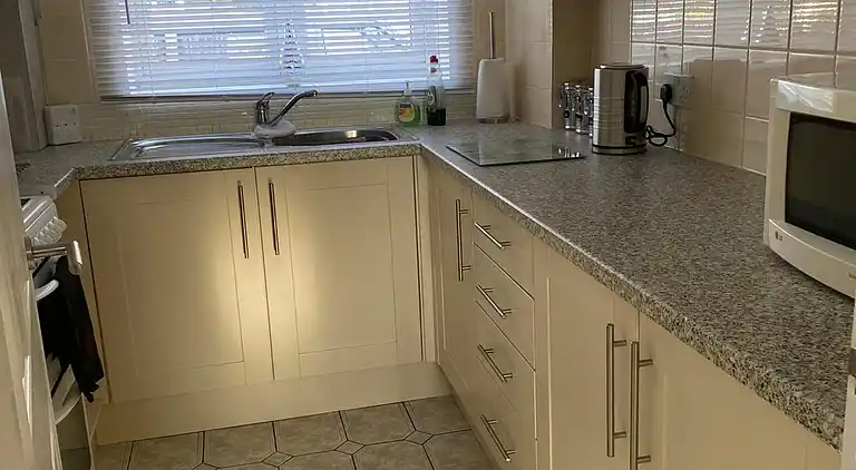 Riverside Park Ground Floor  Apt  1 BR  Parking  St Neots