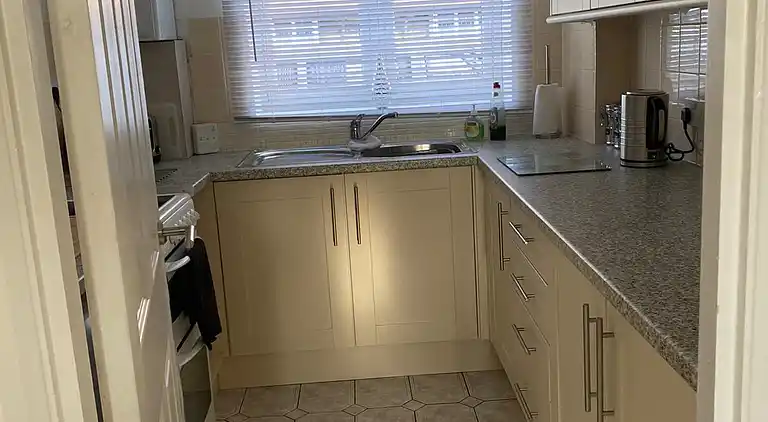 Riverside Park Ground Floor  Apt  1 BR  Parking  St Neots