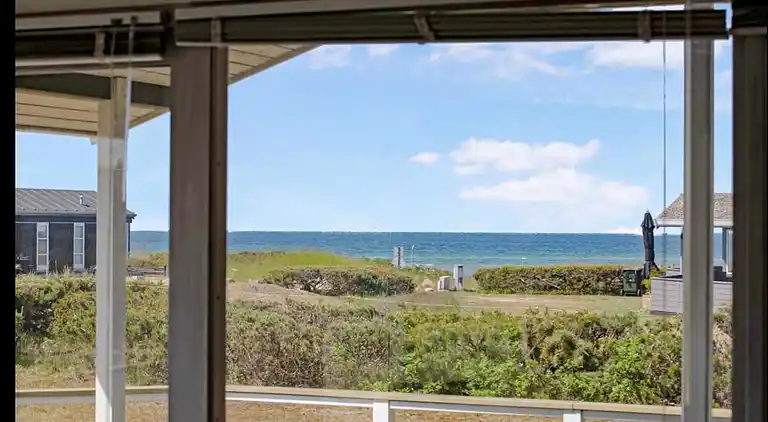 Sommerhus med havudsigt - 50m. fra strand