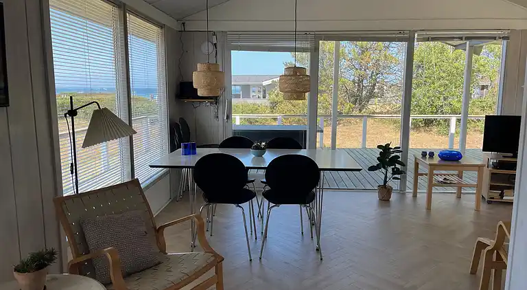Sommerhus med havudsigt - 50m. fra strand