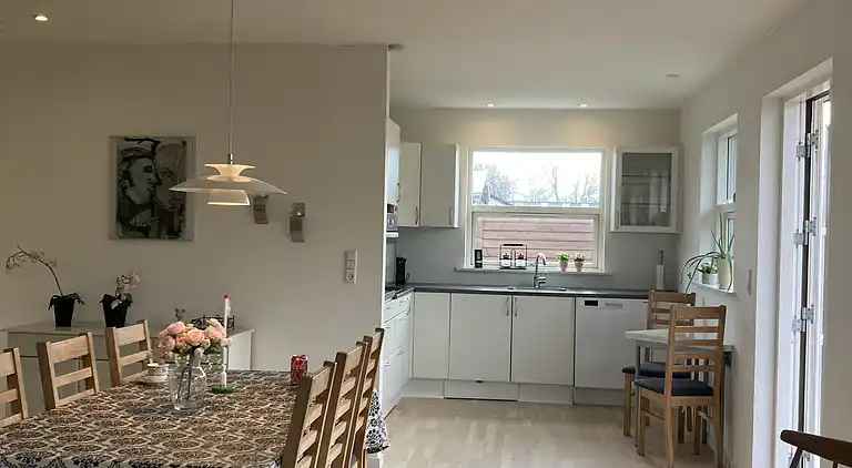 Sommerhus få minutters gang fra skøn badestrand