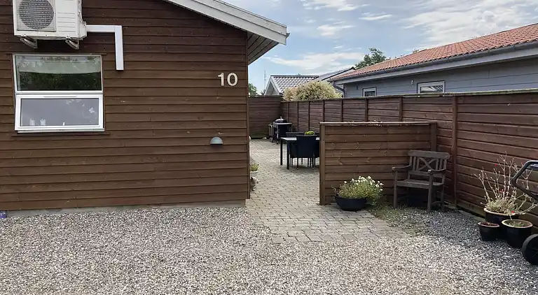 Sommerhus få minutters gang fra skøn badestrand