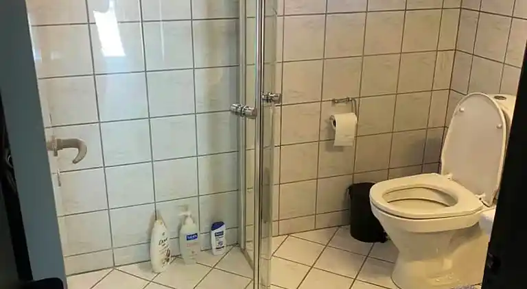 Feriehus ved stranden med hyggelig atmosfære