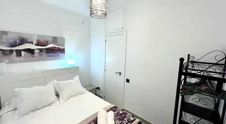 Große Wohnung in einer sehr ruhigen Gegend und gut verbunden