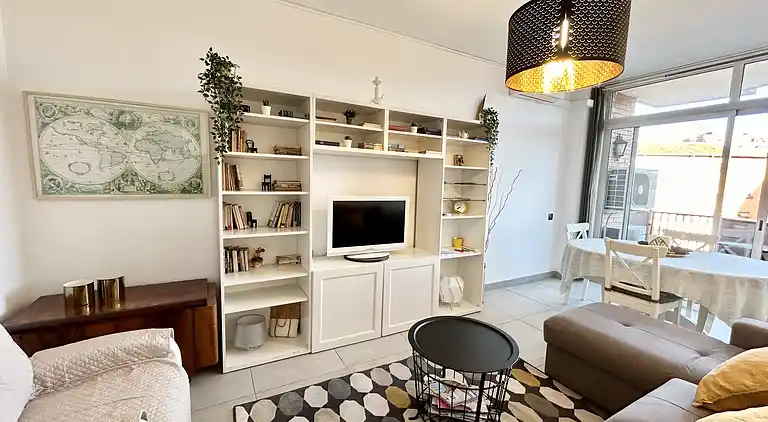 Große Wohnung in einer sehr ruhigen Gegend und gut verbunden