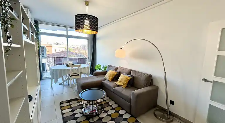 Große Wohnung in einer sehr ruhigen Gegend und gut verbunden