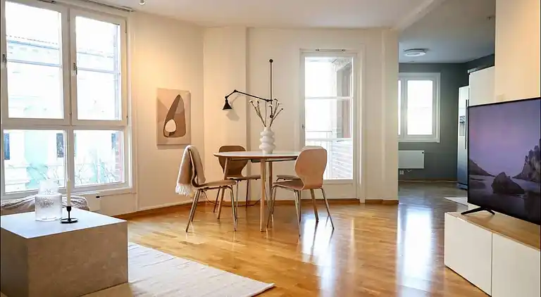 Spacious apartment right in the city centre