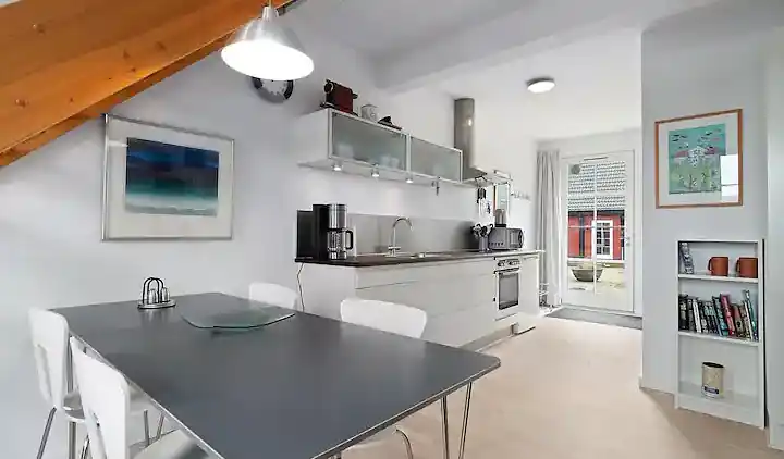 Ferielejlighed til 4 med fælles pool 