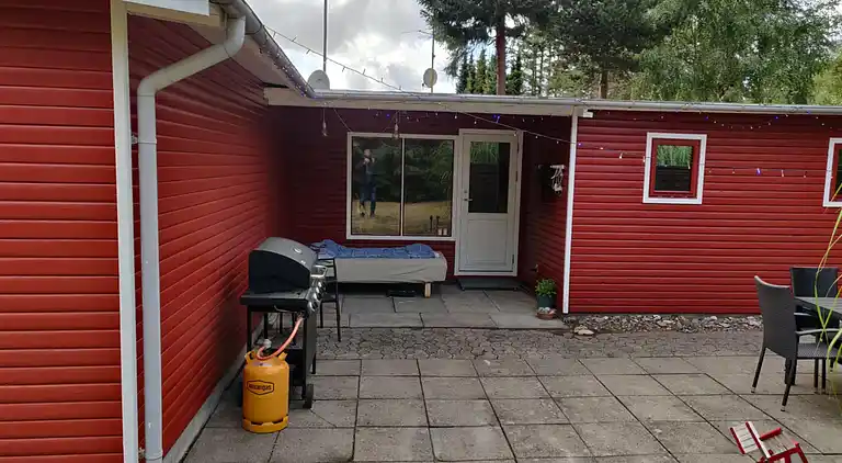 Charmerende sommerhus i rolige omgivelser