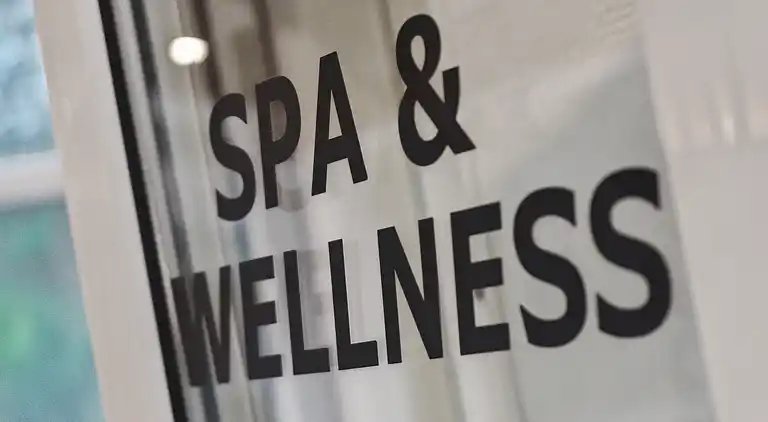 Dejligt sommerhus med havudsigt og pool