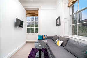 Royal Apartment by 02 Arena with Free Parking and Wi-Fi