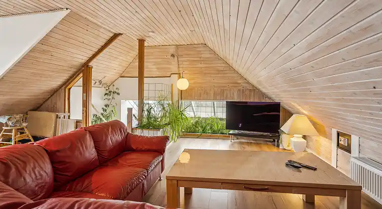 Kindvriendelijk huisje met groot binnenzwembad