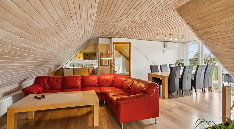 Kindvriendelijk huisje met groot binnenzwembad