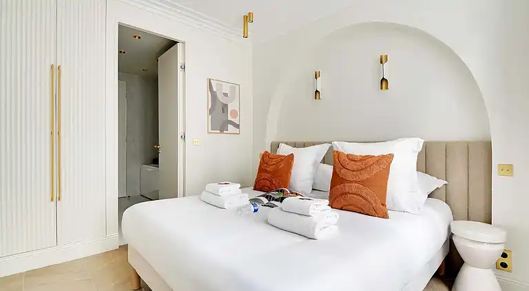 Apartment in Batignolles