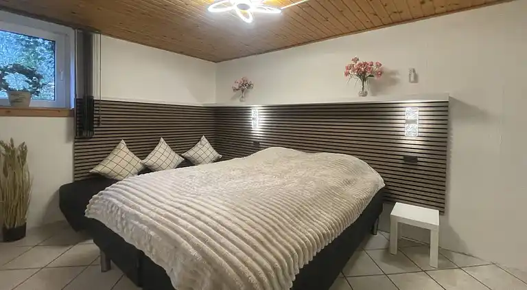 Kindvriendelijk huisje met groot binnenzwembad