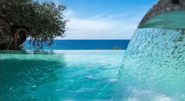 Privatpool der Villa Cefalù