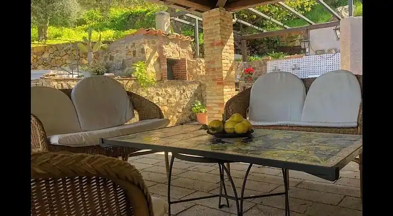 Privatpool der Villa Cefalù