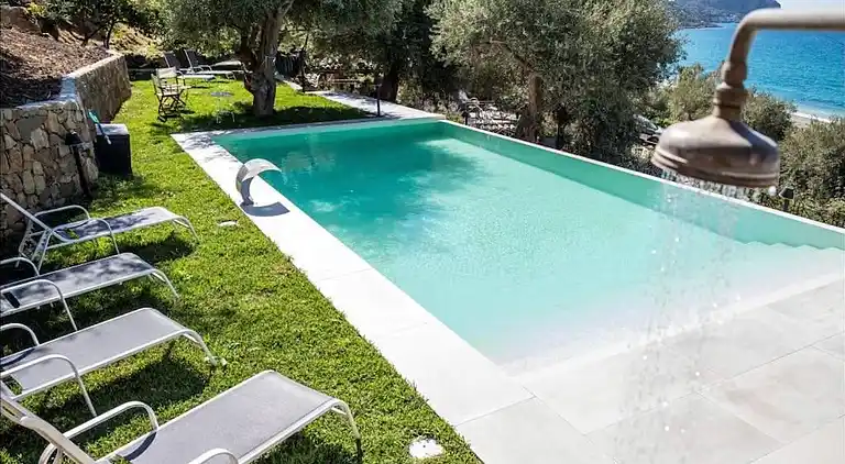 Privatpool der Villa Cefalù