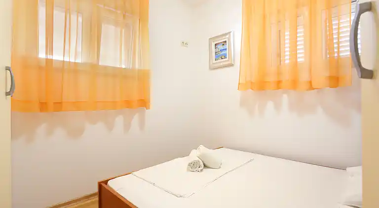 Two bedroom apartment near beach Seget Vranjica, Trogir