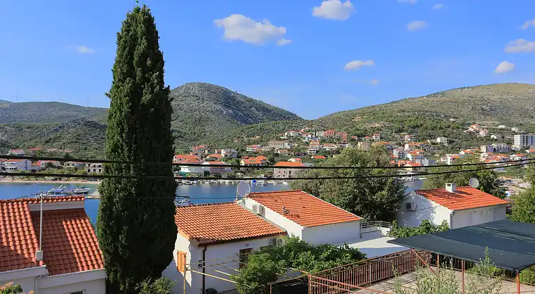 Two bedroom apartment near beach Seget Vranjica, Trogir