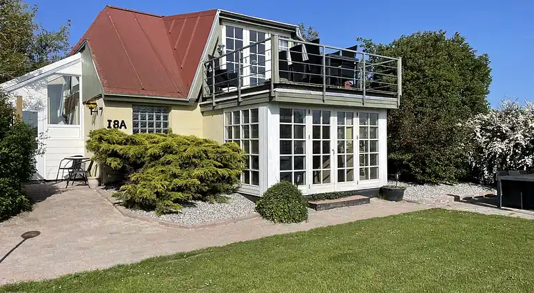 Kindvriendelijk huisje met groot binnenzwembad