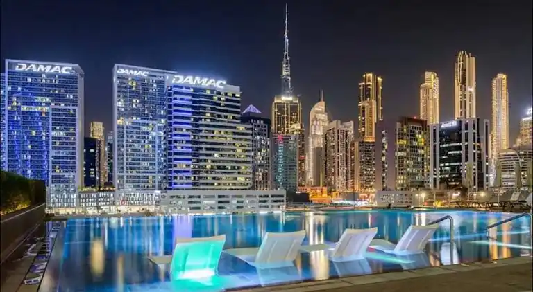 Geräumiges 1-Schlafzimmer, Blick auf Burj, Infinity-Pool und